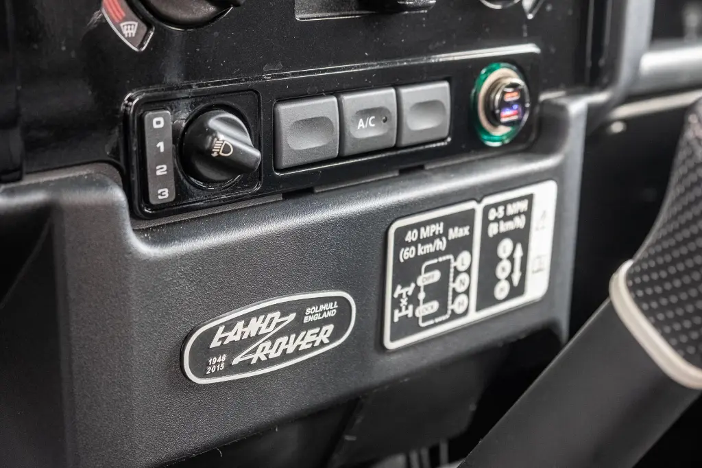 20250226_LAND_ROVER_DEFENDER_011.webp