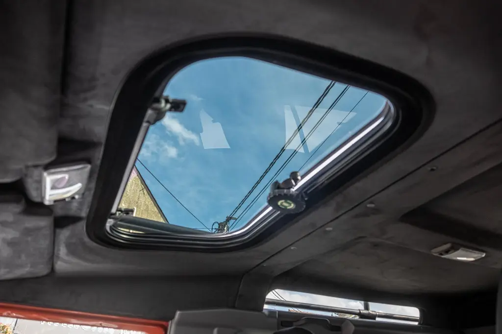 20250226_LAND_ROVER_DEFENDER_016.webp