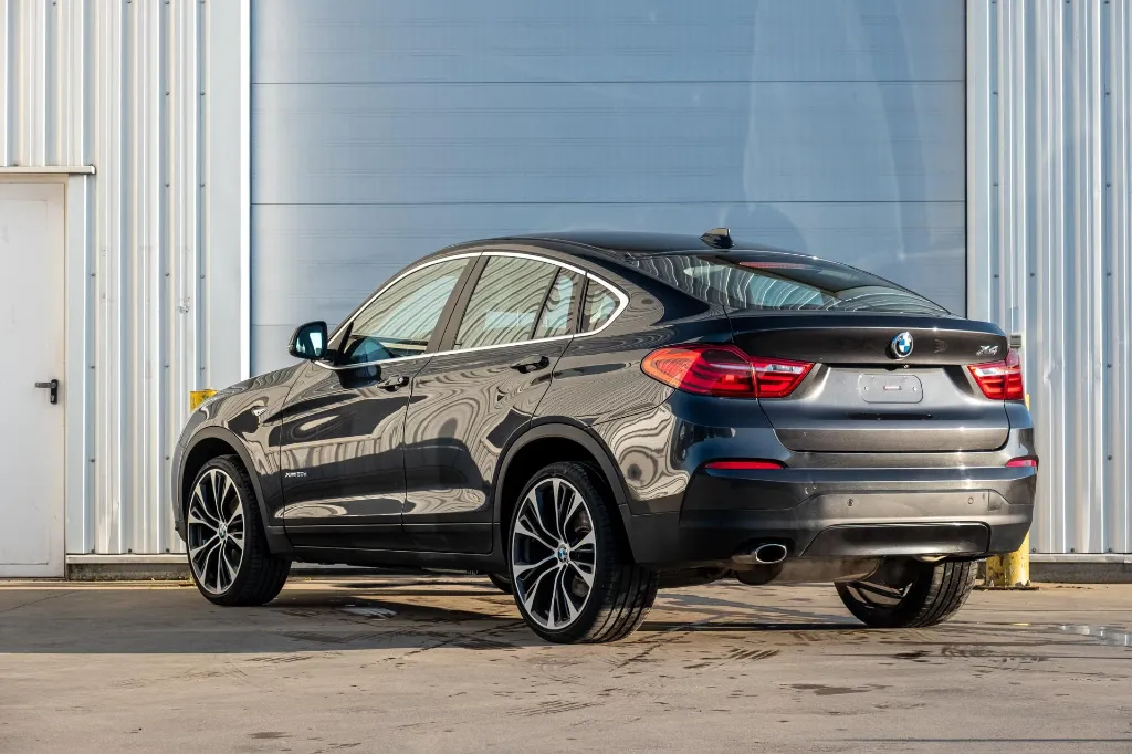 20251215_BMW_X4_004.webp