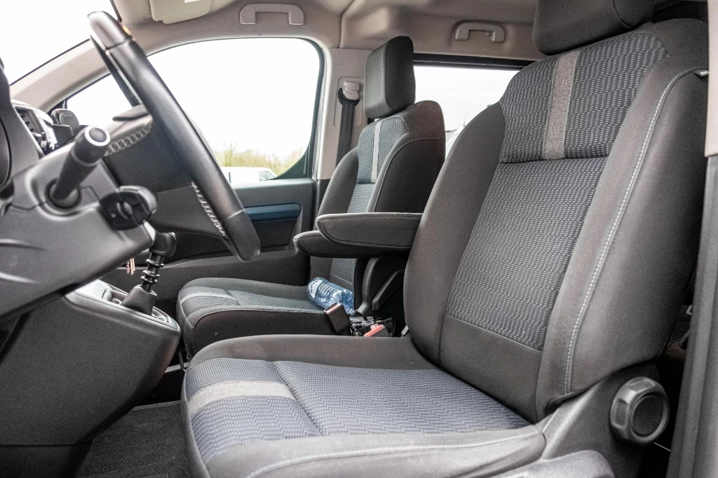 20260327_PEUGEOT_TRAVELLER_008.webp