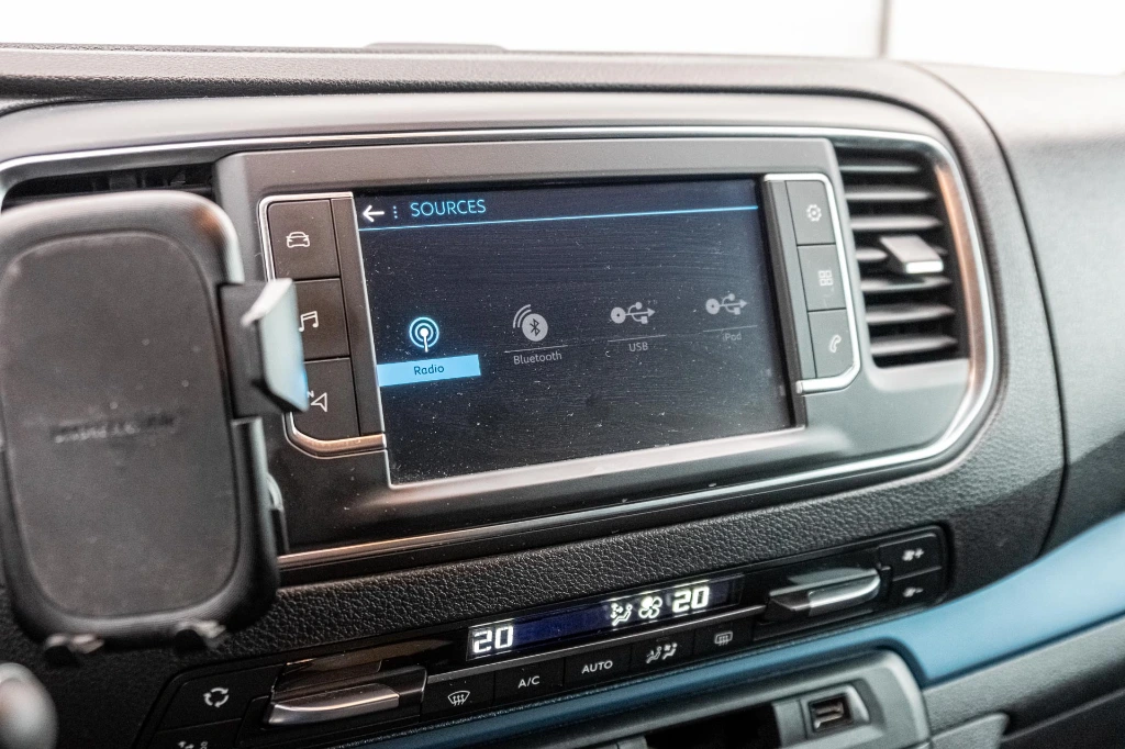 20260327_PEUGEOT_TRAVELLER_017.webp