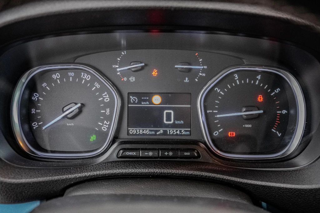 20260327_PEUGEOT_TRAVELLER_030.webp
