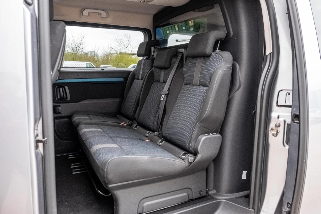20260327_PEUGEOT_TRAVELLER_009.webp