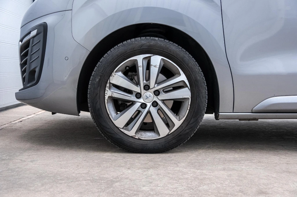 20260327_PEUGEOT_TRAVELLER_006.webp