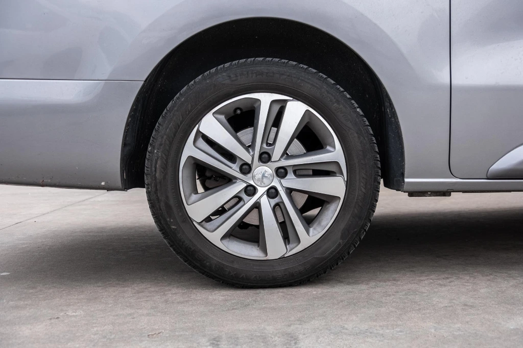20260327_PEUGEOT_TRAVELLER_028.webp
