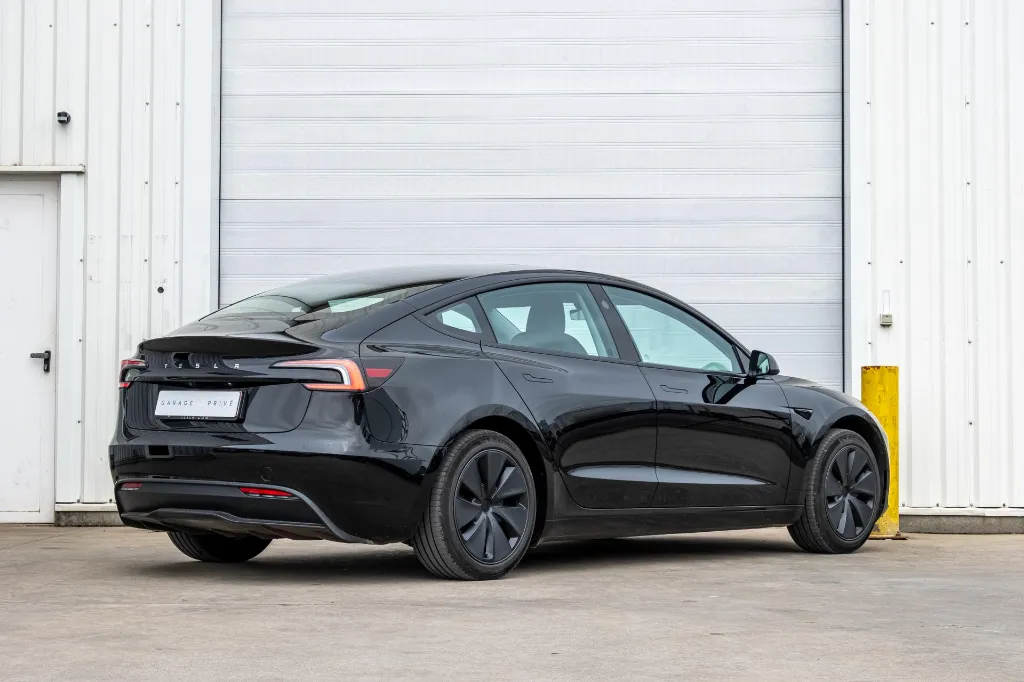 20260327_TESLA_MODEL_3_005.webp