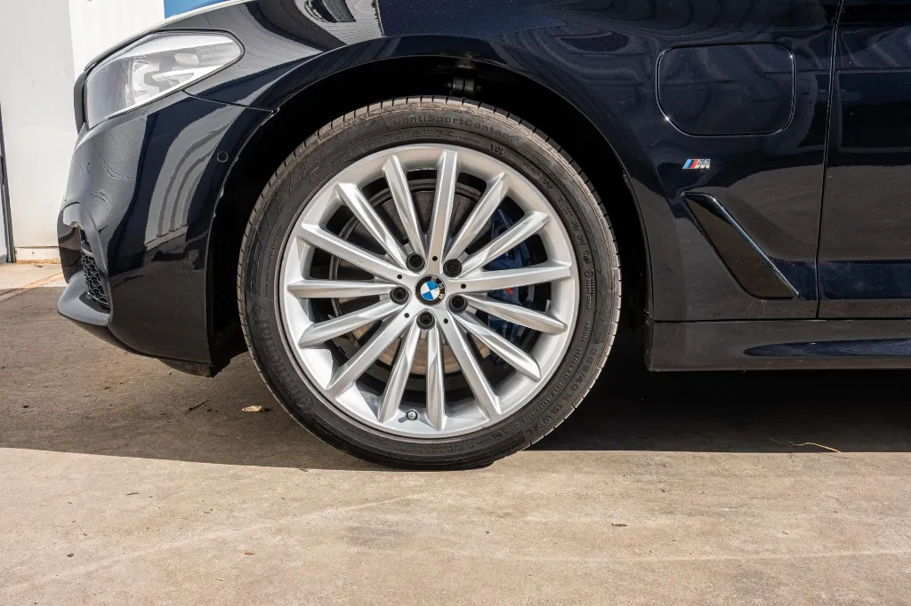 20260429_BMW_530E_006.webp
