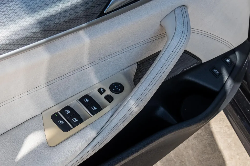 20260429_BMW_530E_073.webp