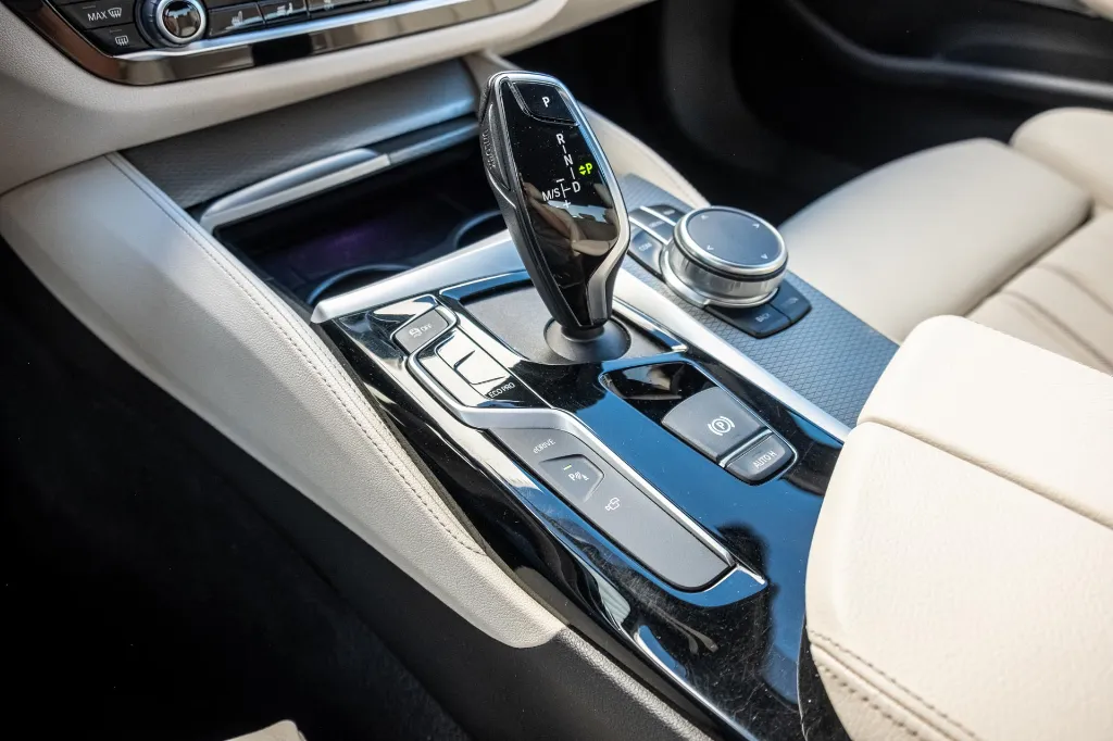 20260429_BMW_530E_014.webp