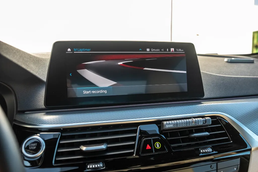 20260429_BMW_530E_065.webp