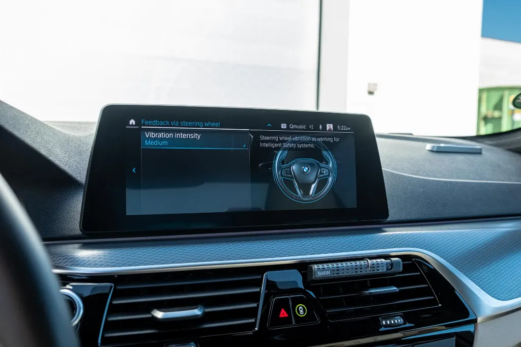 20260429_BMW_530E_048.webp