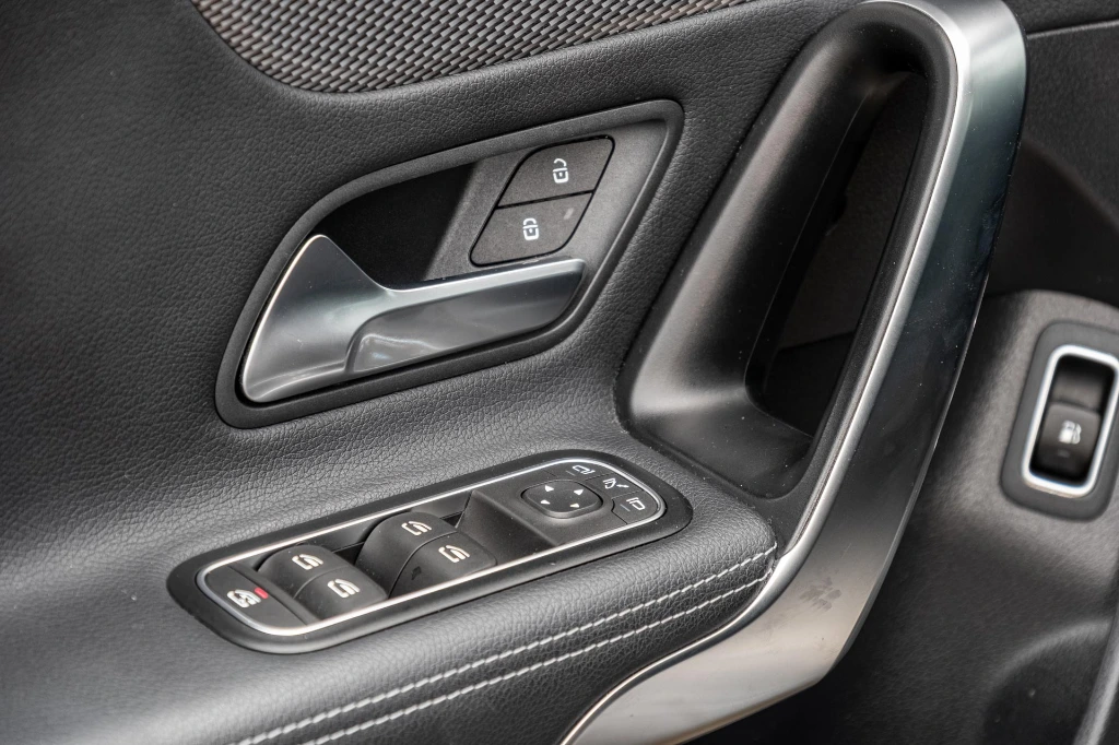 20260511_MERCEDES_CLA250E_033.webp