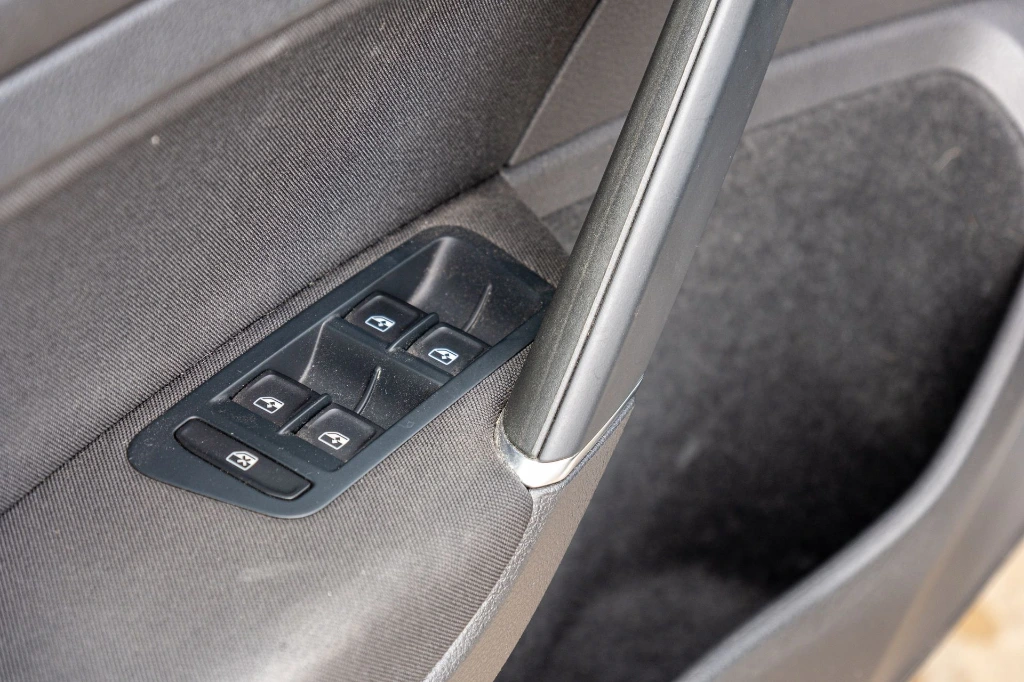 20260615_VW_GOLF_VARIANT_027.webp