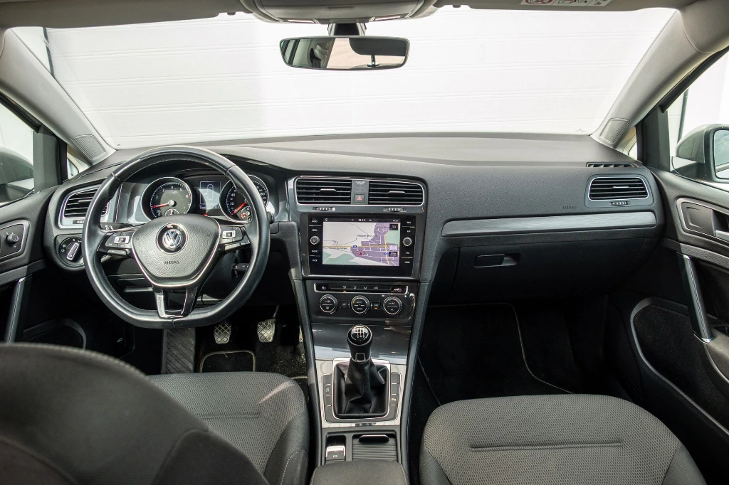 20260615_VW_GOLF_VARIANT_007.webp