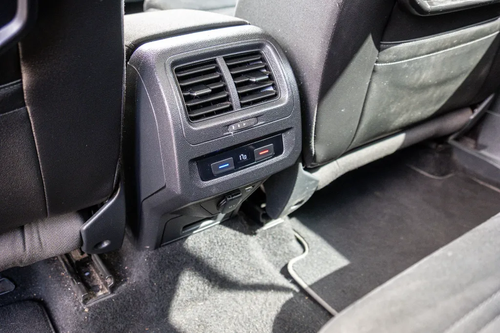 20260907_VW_TOURAN_018.webp