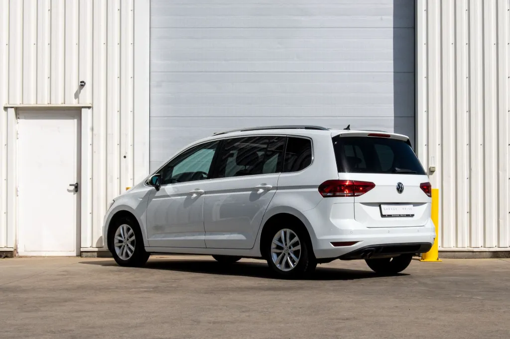 20260907_VW_TOURAN_004.webp