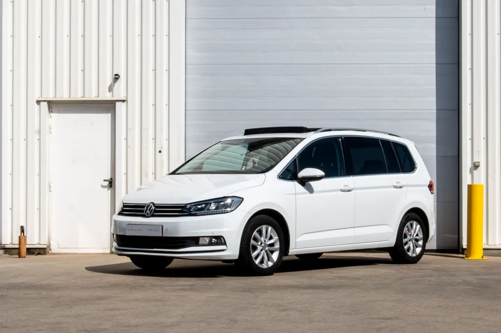 20260907_VW_TOURAN_002.webp
