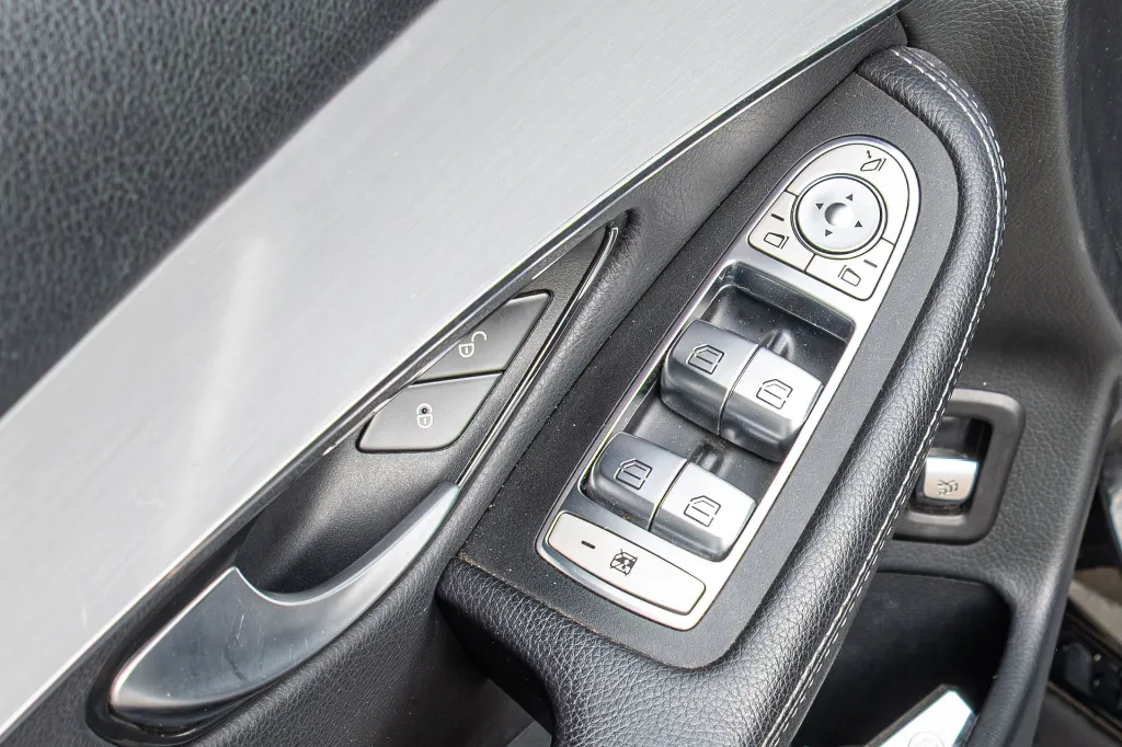 20260902_MERCEDES_GLC_039.webp