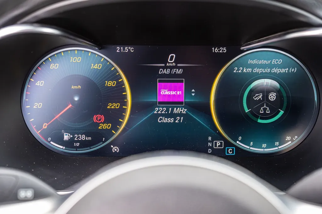 20260902_MERCEDES_GLC_033.webp