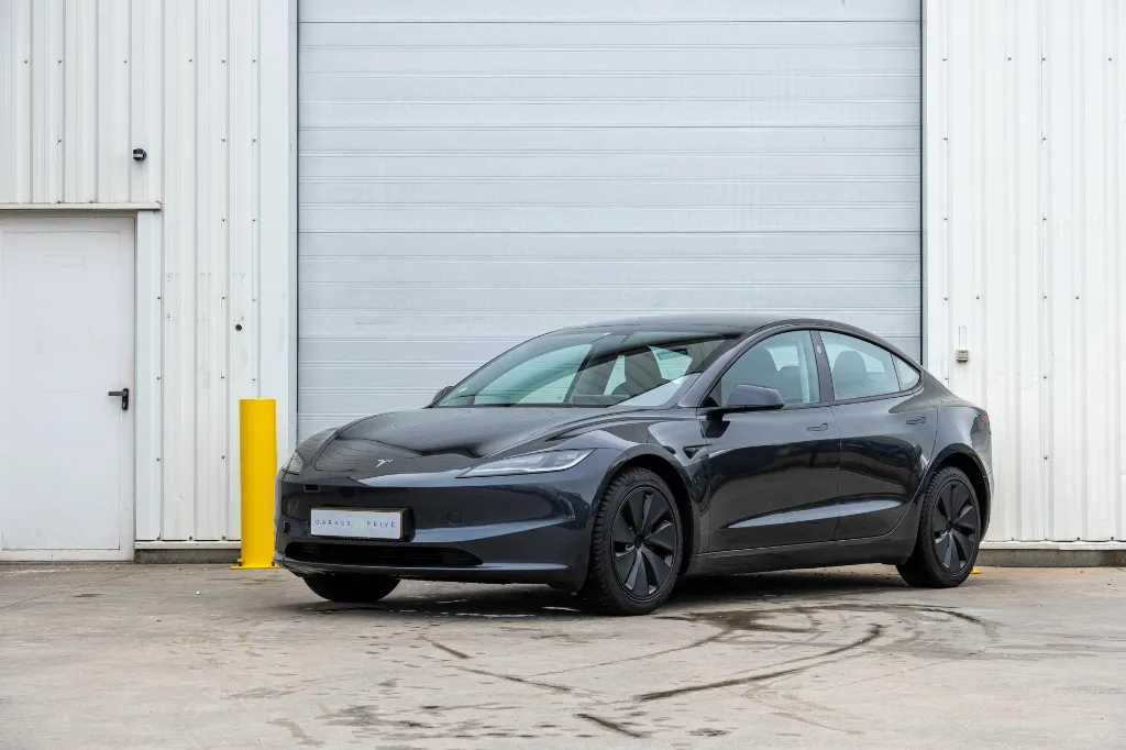 20260825_TESLA_MODEL_3_003.webp