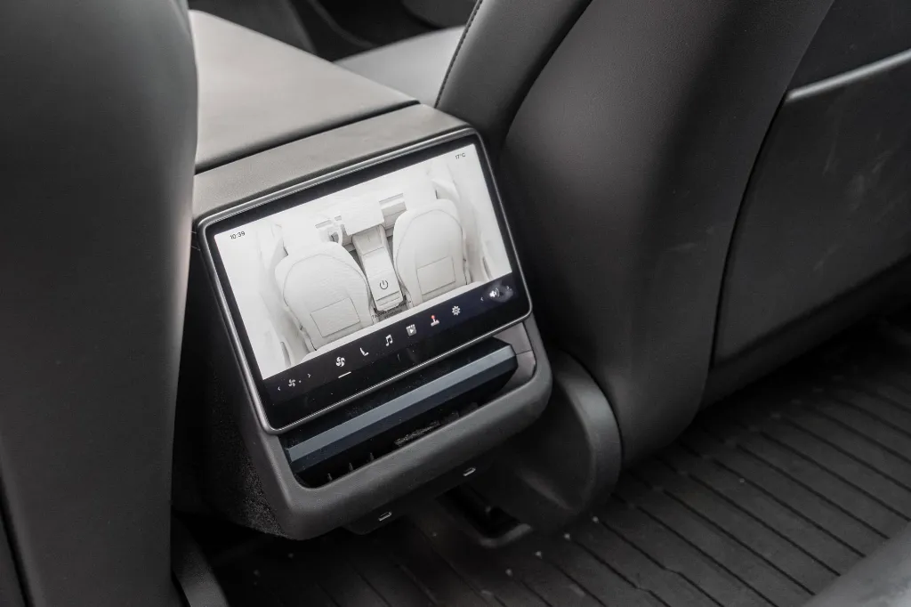 20260825_TESLA_MODEL_3_014.webp