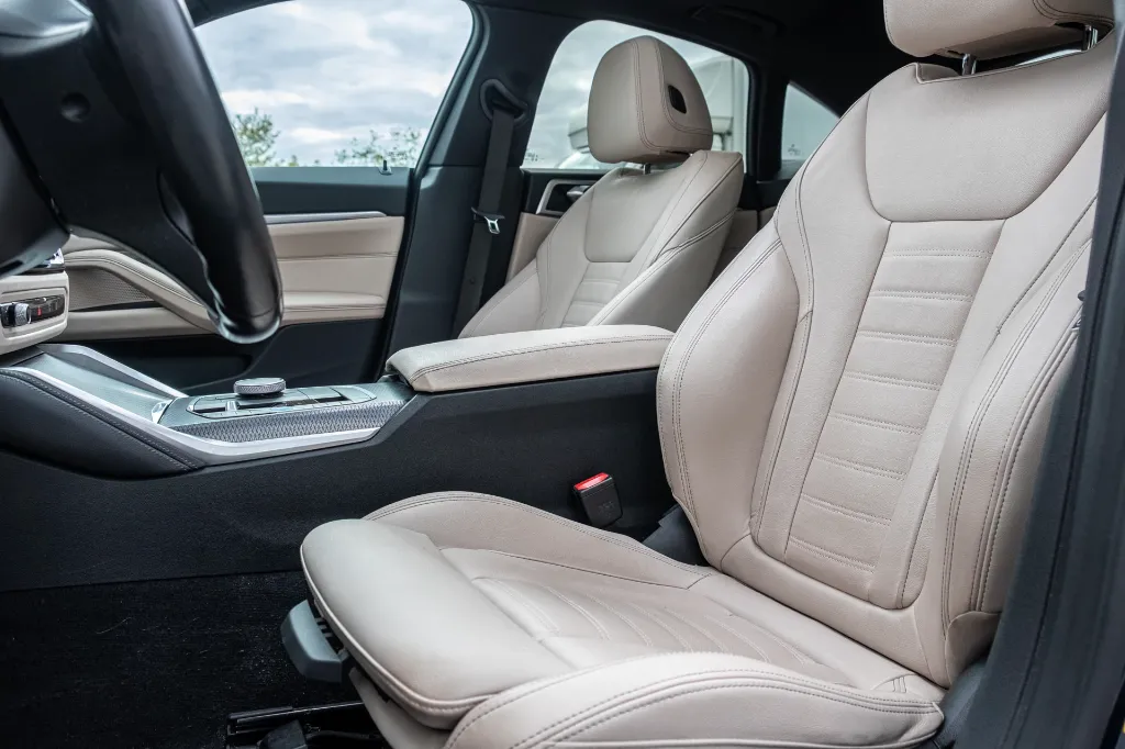 20261015_BMW_I4_008.webp