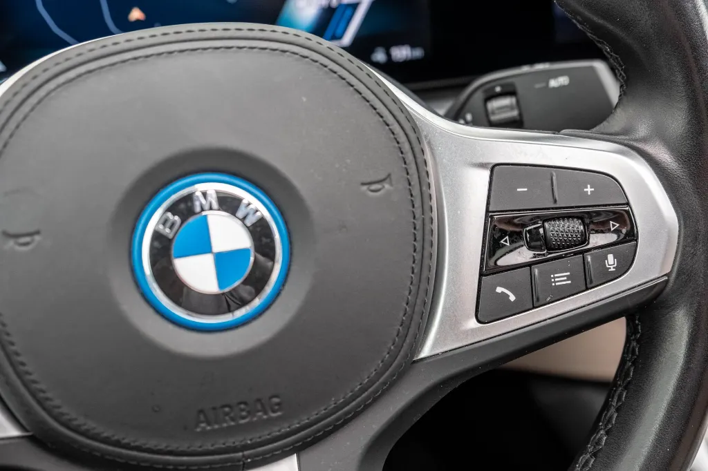 20261015_BMW_I4_024.webp