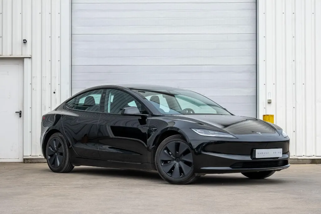 Tesla Model 3 SR Premium | Vendue