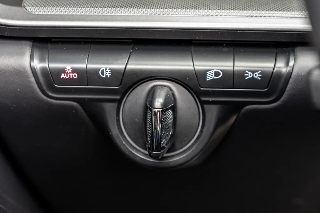 20260414_PORSCHE_992_CABRIOLET_040.webp