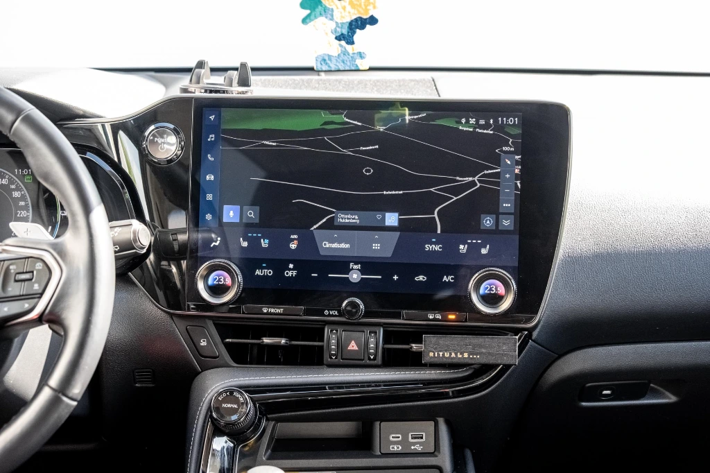 20260513LEXUS_NX450H_011.webp