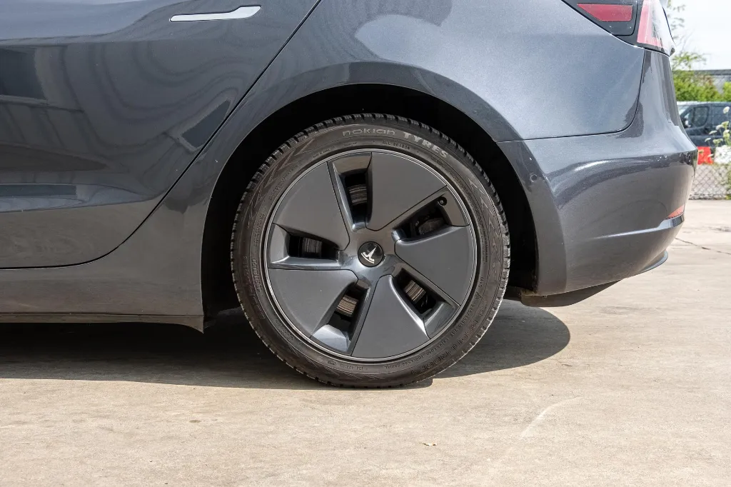 20260710_TESLA_MODEL_3_035.webp