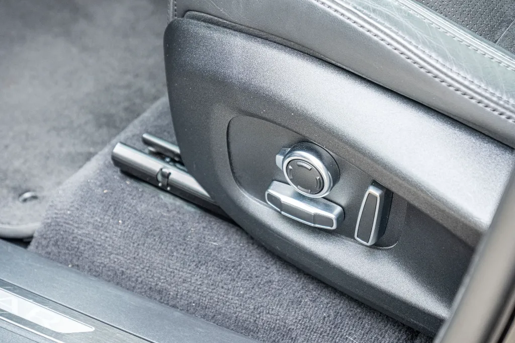 20260911_JAGUAR_F-PACE_SVR_044.webp