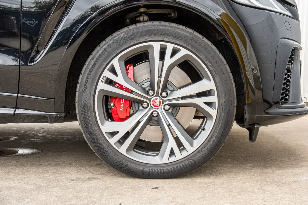 20260911_JAGUAR_F-PACE_SVR_049.webp