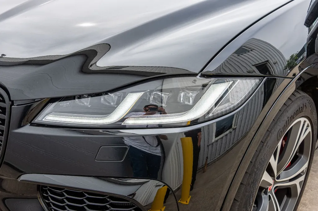 20260911_JAGUAR_F-PACE_SVR_020.webp