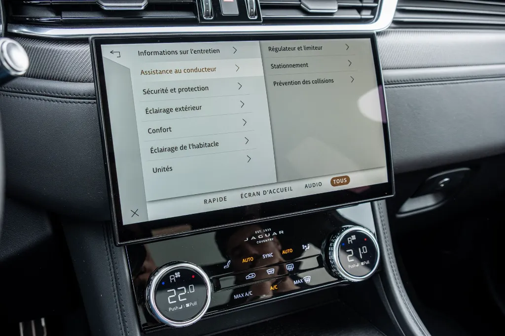 20260911_JAGUAR_F-PACE_SVR_018.webp