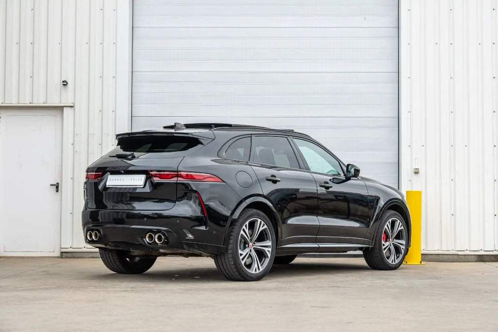20260911_JAGUAR_F-PACE_SVR_005.webp
