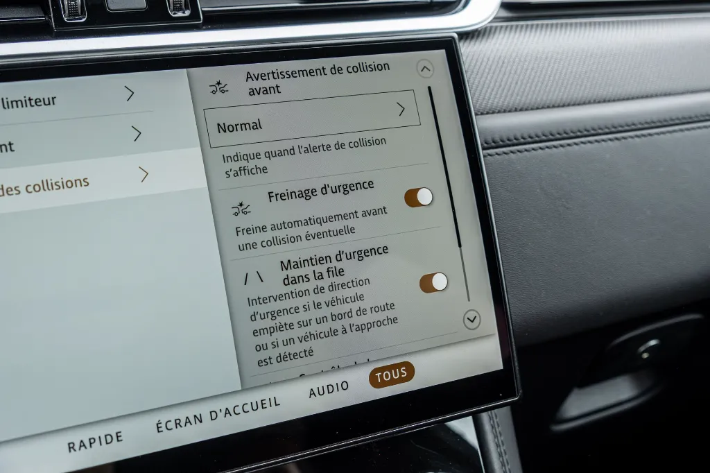 20260911_JAGUAR_F-PACE_SVR_040.webp