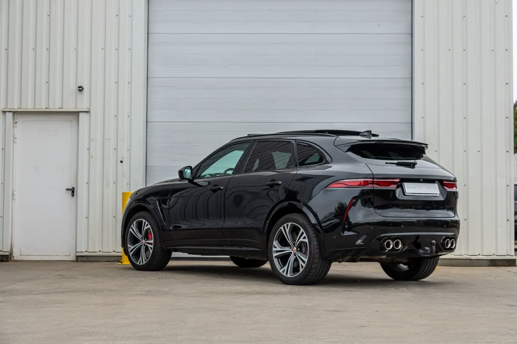 20260911_JAGUAR_F-PACE_SVR_004.webp