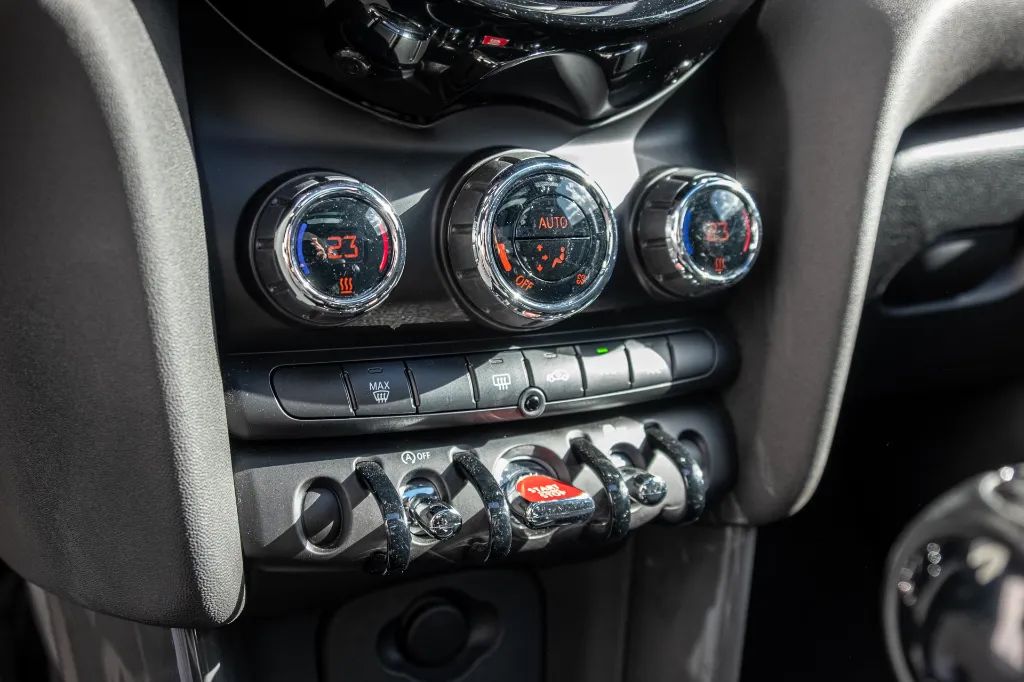 20261017_MINI_COOPER_011.webp