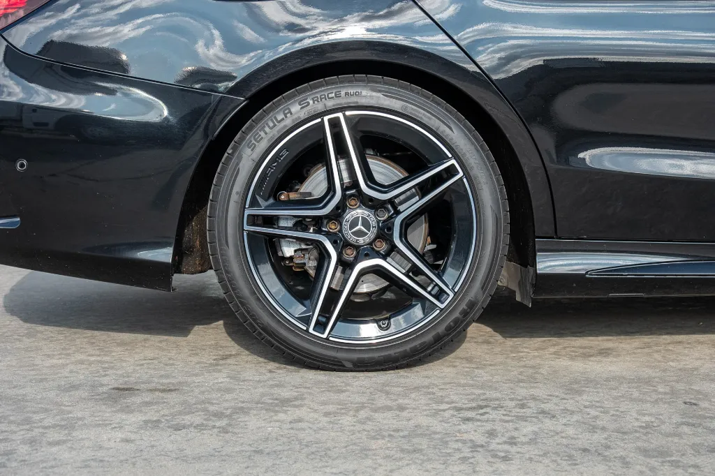 20261016_MERCEDES_C180_032.webp