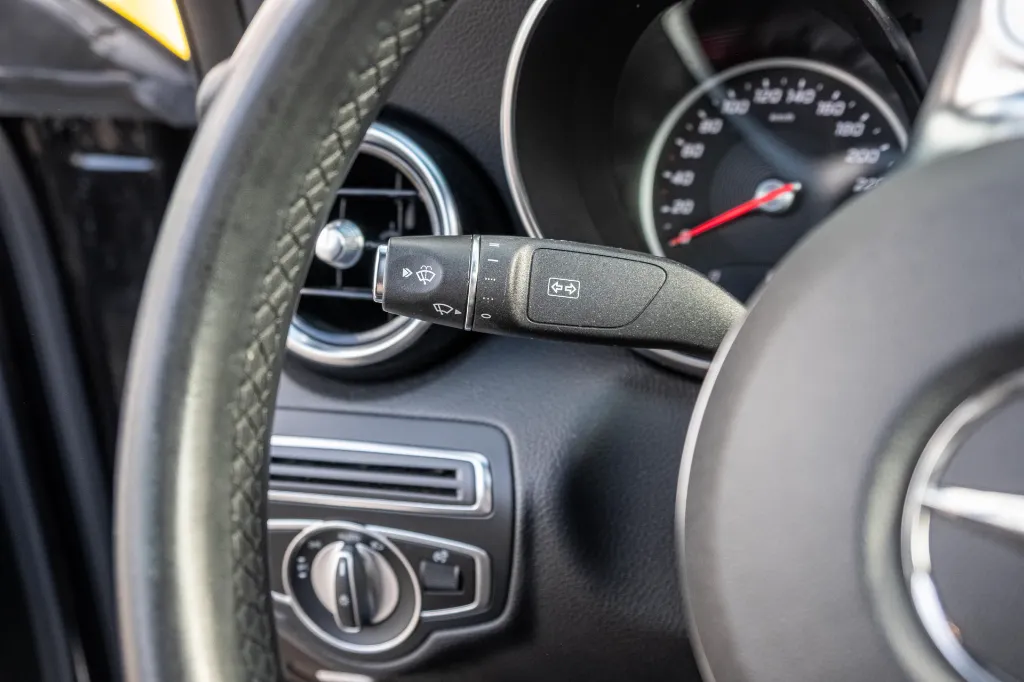 20261016_MERCEDES_C180_029.webp